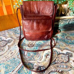 Natural leather crossbody bag 3 pockets
